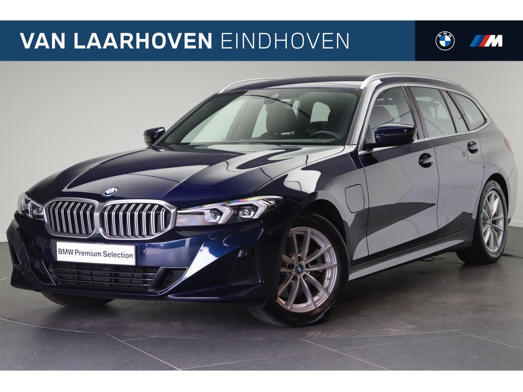 BMW 3 Serie Touring 330e Automaat / Sportstoelen / Stoelverw