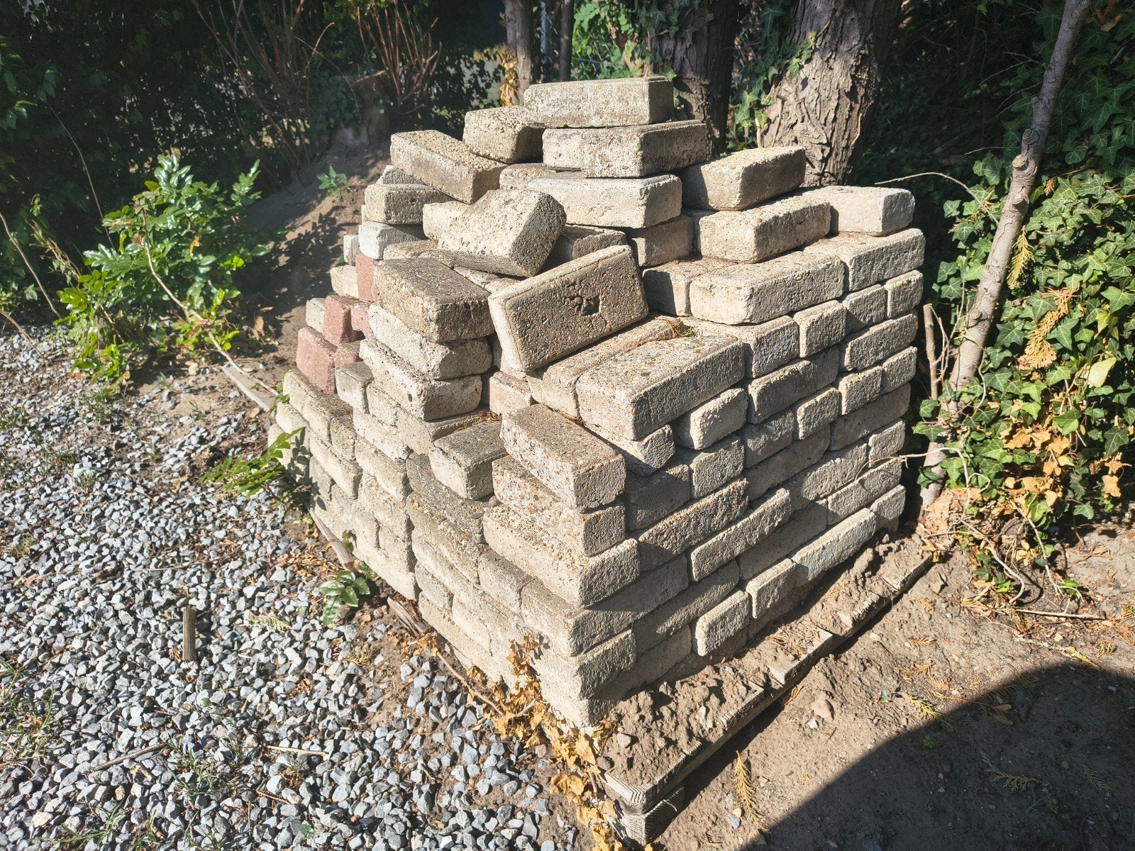 Gratis klinkers beton 8m2 22x10,5x6,5 cm, Ophalen, Beton, Klinkers