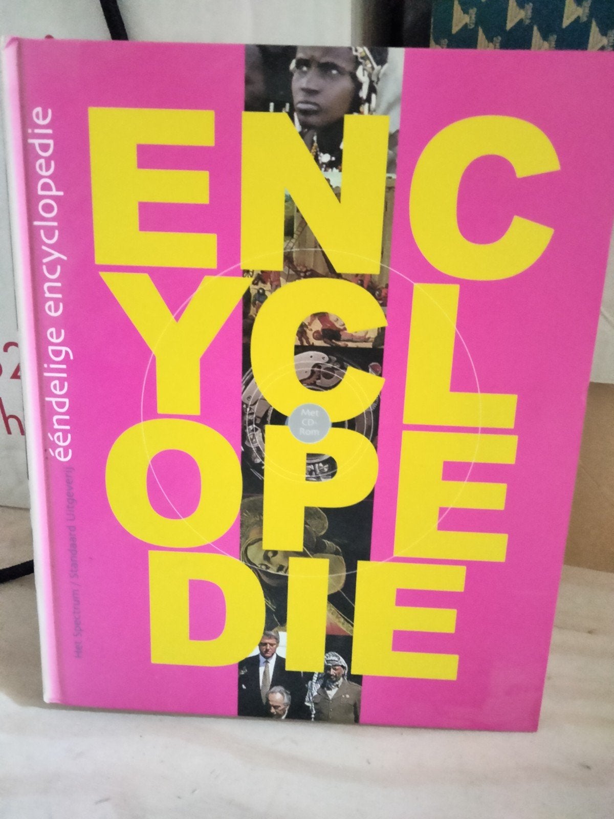 Encyclopedie Het Spectrum Standaard Uitgeverij, Ophalen of Verzenden, Zo goed als nieuw