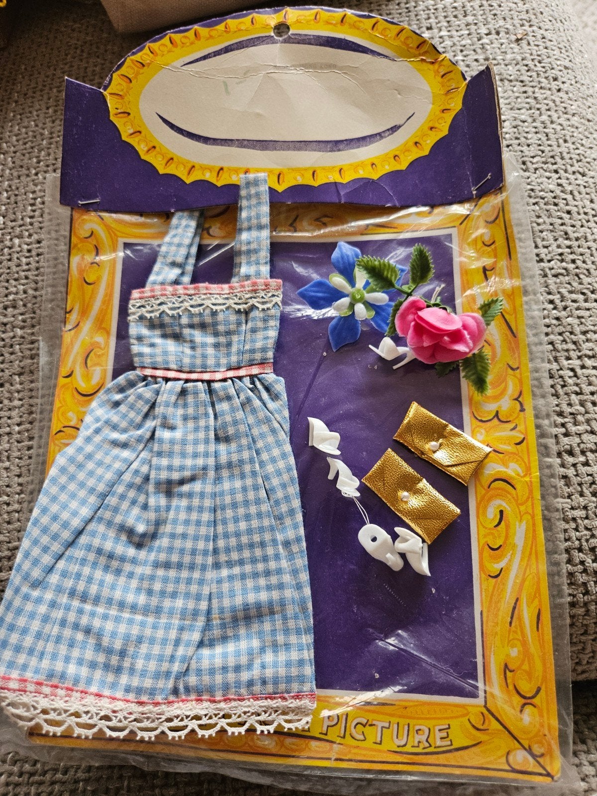 barbie jurk en accessoires nieuw, Ophalen of Verzenden, Nieuw, Kleertjes