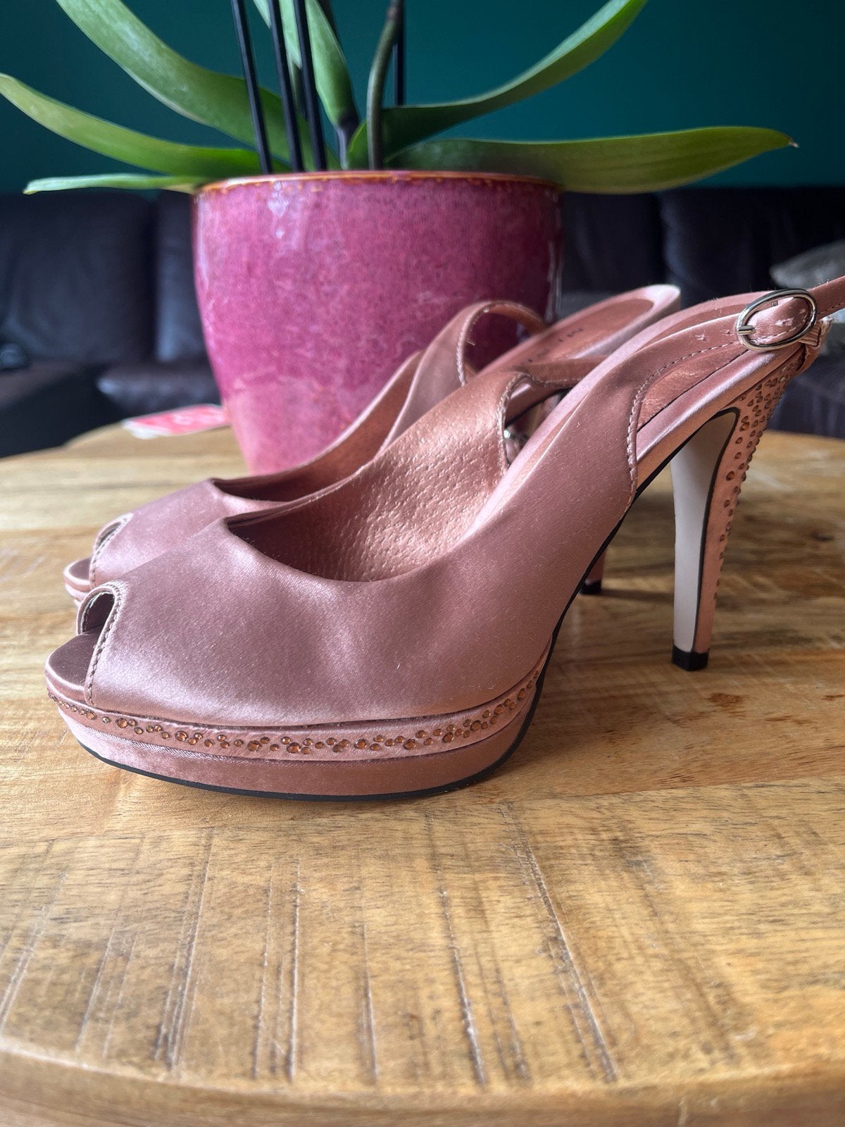 Zo goed als nieuwe naaldhakken., Kleding | Dames, Schoenen, Ophalen, Zo goed als nieuw, Schoenen met hoge hakken, Roze