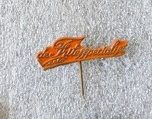 leuke volmetaal speld de Fritesspecialist, Venlo, Verzamelen, Speldjes, Pins en Buttons, Ophalen of Verzenden, Gebruikt, Overige onderwerpen