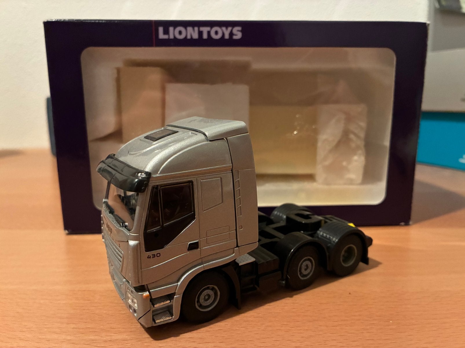 Lion Toys Iveco Stralis trekker, Ophalen of Verzenden, Zo goed als nieuw, Bus of Vrachtwagen, Lion Toys