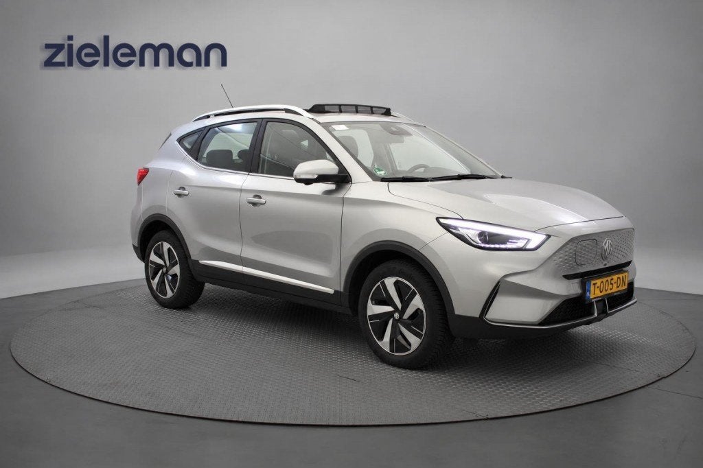 Mg ZS Long Range Luxury 70 kWh - Panorama, Carplay, Camera,, Auto's, Gebruikt, USB, ZS, Leder