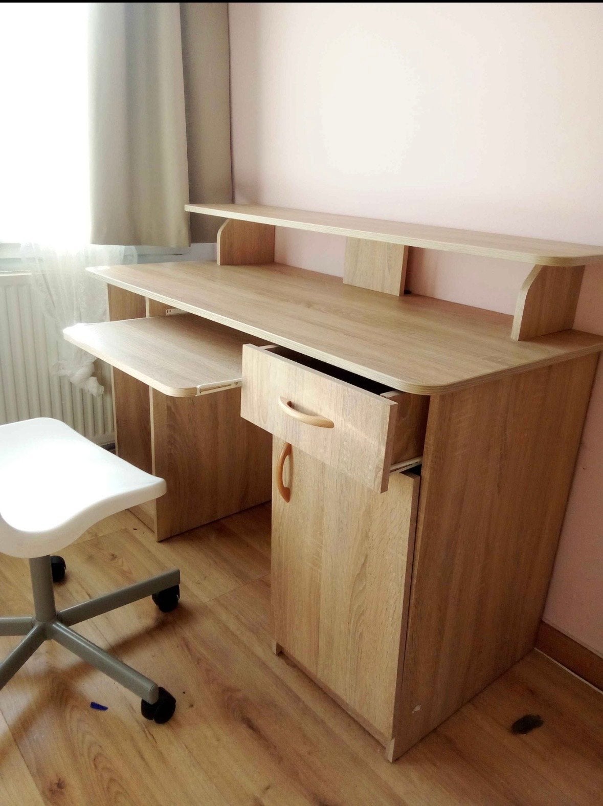 SONOMA EIK Bureau + IKEA stoel - Zeer goede staat, Ophalen, Met lades, Spaanplaat of MDF, Bruin