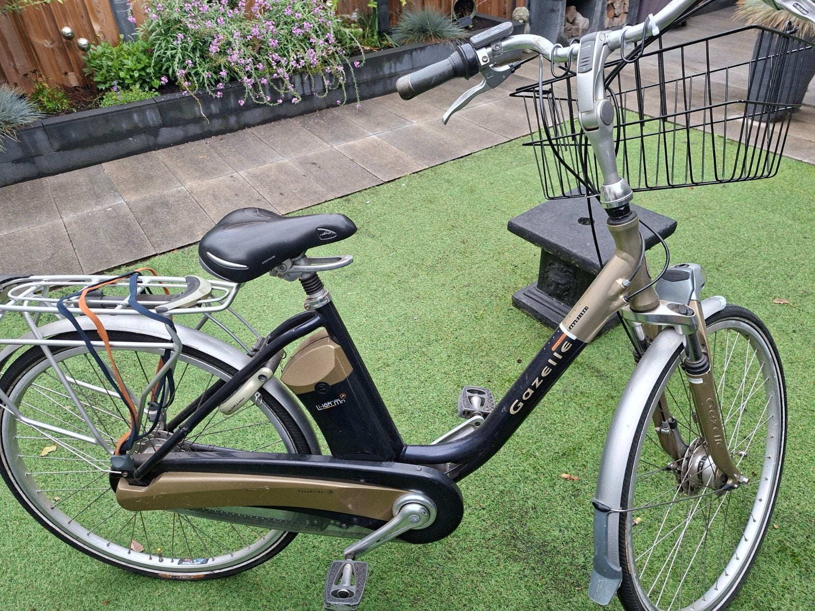 Comfortabele Gazelle EasyGlider E-Bike (Lage Instap – Maat 4, 47 tot 51 cm, Ophalen, Gebruikt, Gazelle
