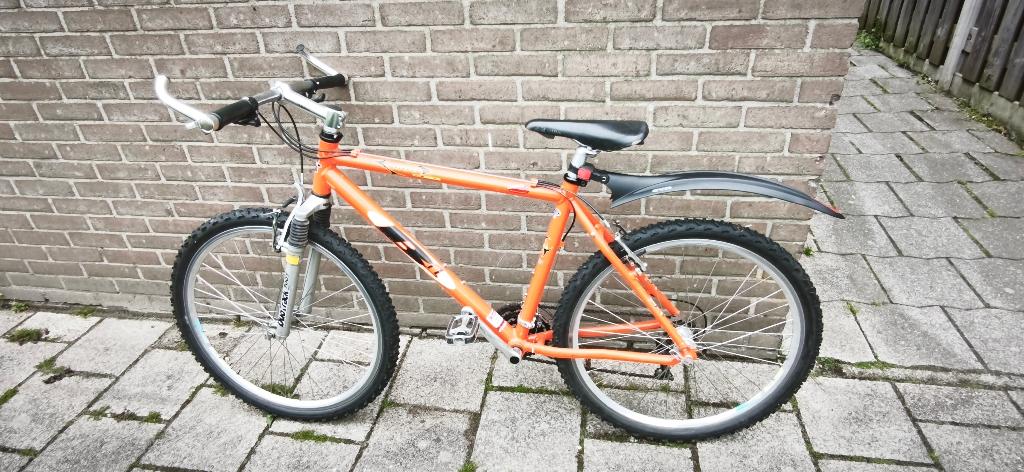 Mountainbike / Fiets 26 inch – Oranje – Goede staat, Fietsen en Brommers, Fietsen | Mountainbikes en ATB, Gebruikt, Hardtail, Ophalen