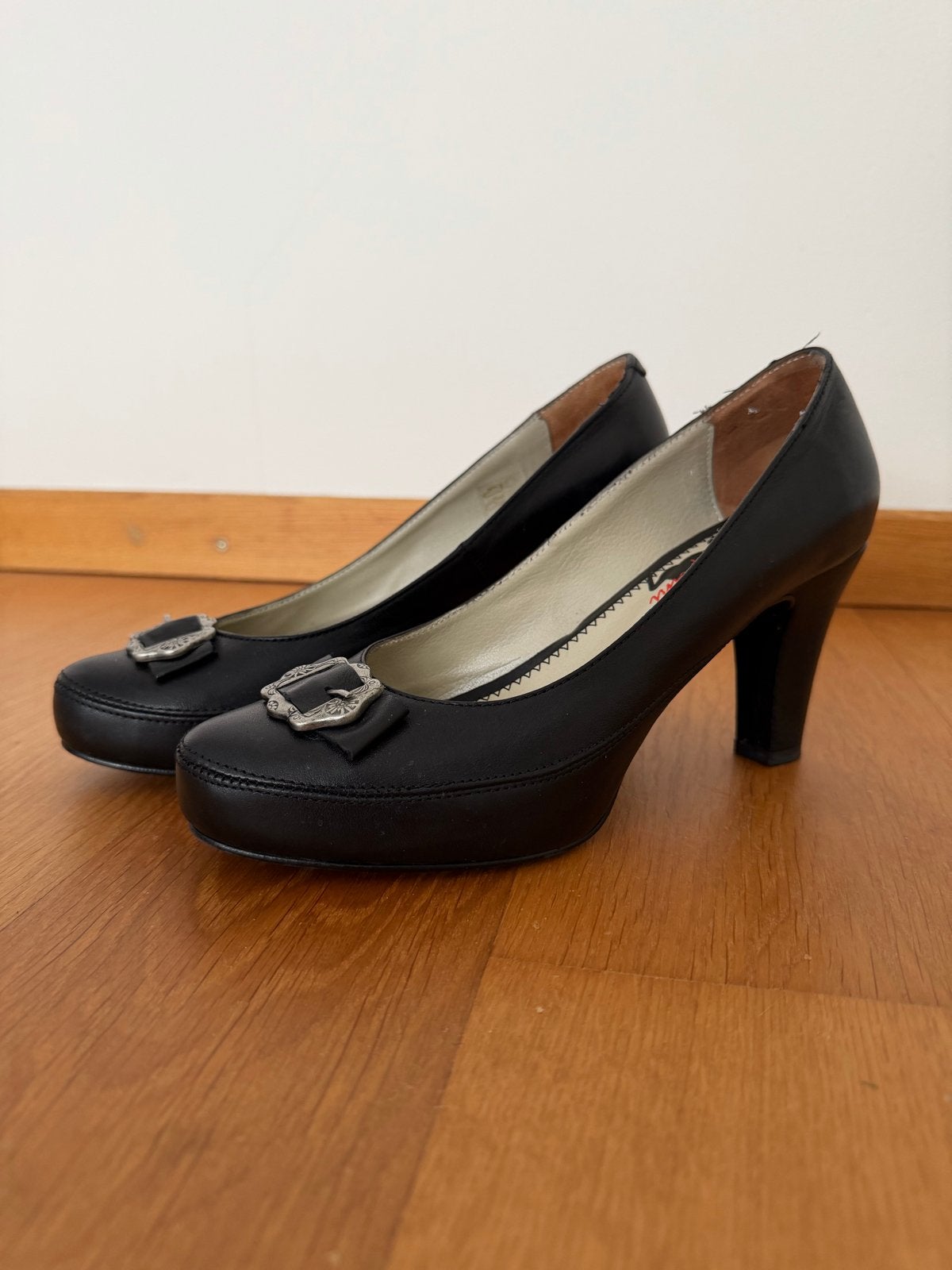 Stockerpoint Dirndl Pumps Zwart Maat 37, Ophalen of Verzenden, Zo goed als nieuw, Zwart