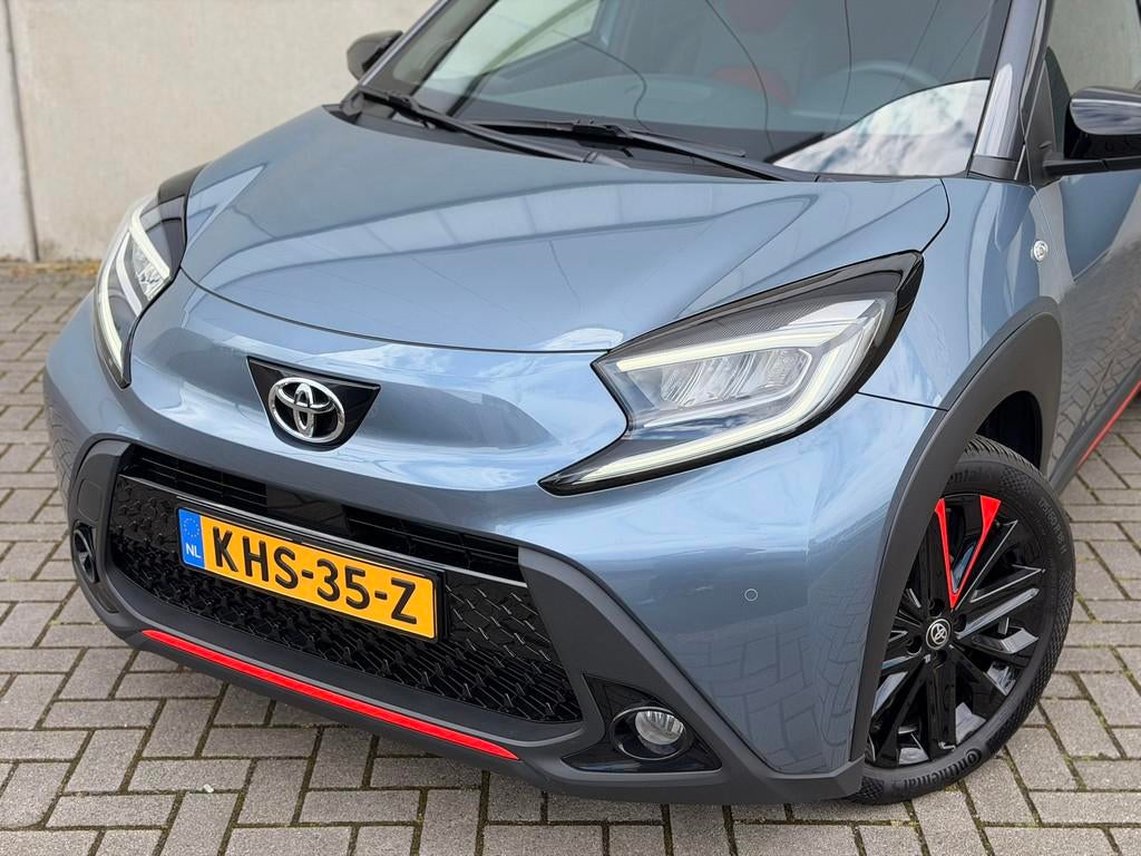 Toyota Aygo X 1.0 VVT-i S-CVT Undercover JBL Navi Leder 18'', Auto's, Gebruikt, 4 stoelen, Leder en Stof, Automatische klimaatregeling