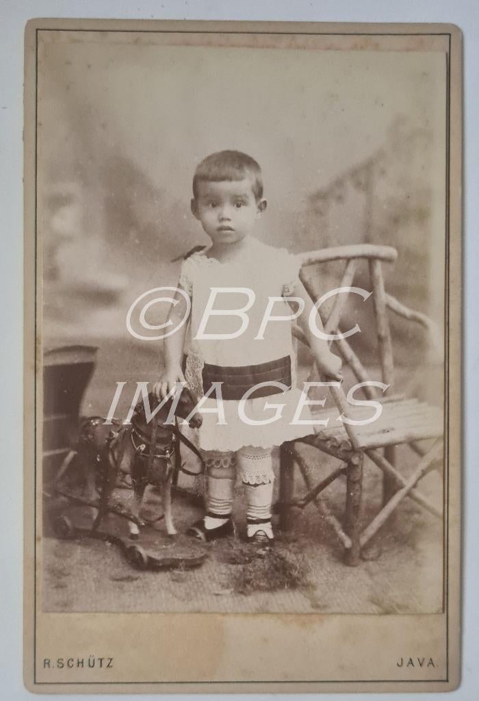 Kabinetsfoto Nederlands-Indische peuter paardje Java 1880's, Gebruikt, Verzenden, Foto, Voor 1940