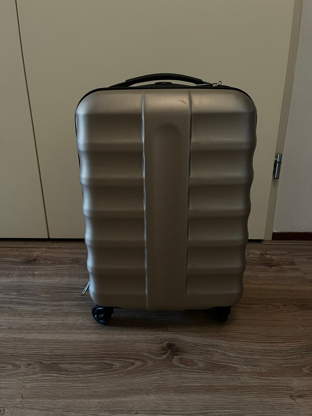 Compacte handbagage koffer met wieltjes, Ophalen, Wieltjes, Gebruikt, 50 tot 60 cm