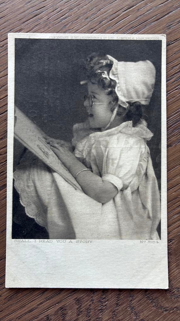 Meisje met brilletje. “Zal ik een verhaaltje voorlezen”, Ophalen of Verzenden, Ongelopen, Kinderen