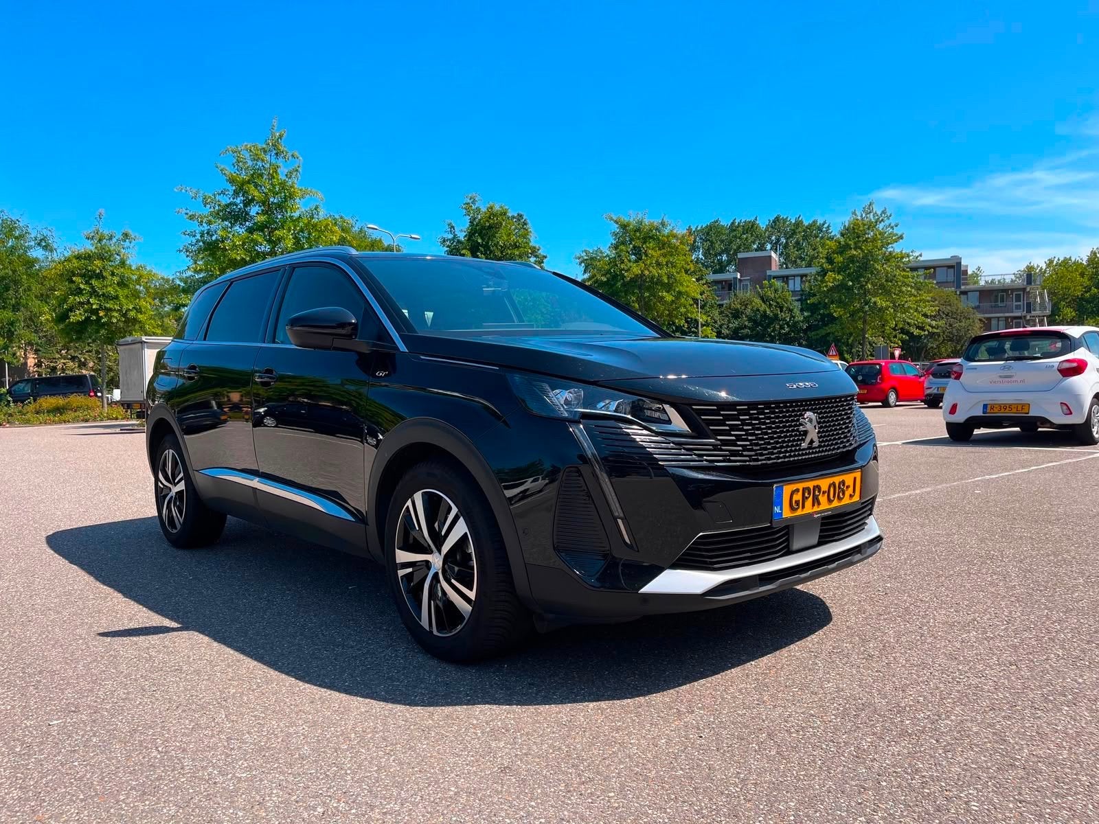 Peugeot 5008 GT 1.2 Puretech 130pk S&S Eat8 2024 Zwart, 1199 cc, 7 stoelen, Zwart, Bedrijf