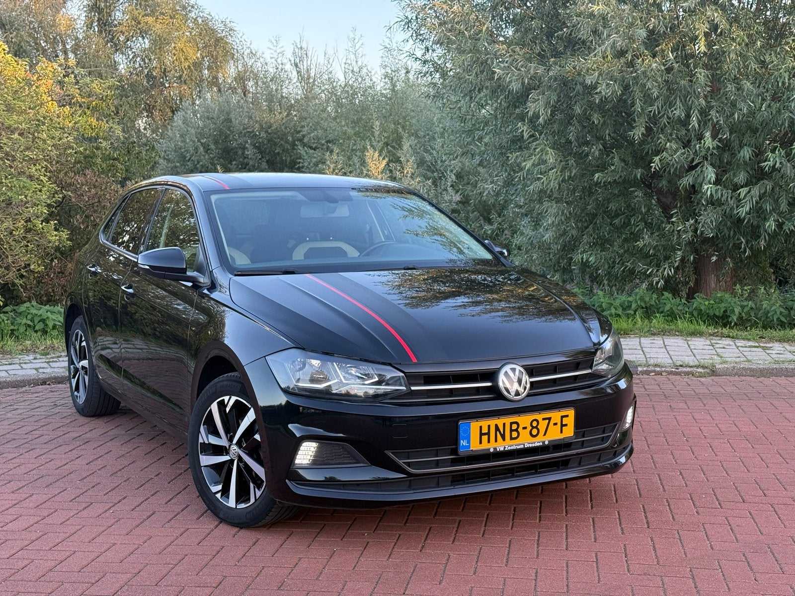 Volkswagen Polo 1.0 MPI 75pk 5D BMT 2018 Zwart, 1005 kg, 74 pk, Zwart, Handgeschakeld
