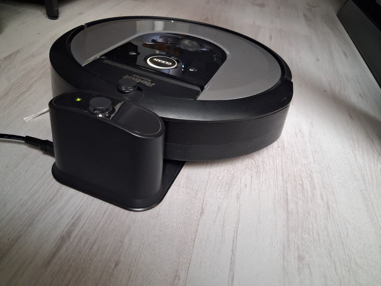 Foto 3 van Roomba  I7  i-robet