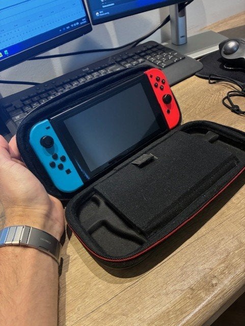 Nintendo Switch + Opbergcase te koop!, Met games, Ophalen of Verzenden, Zo goed als nieuw, Zonder controller