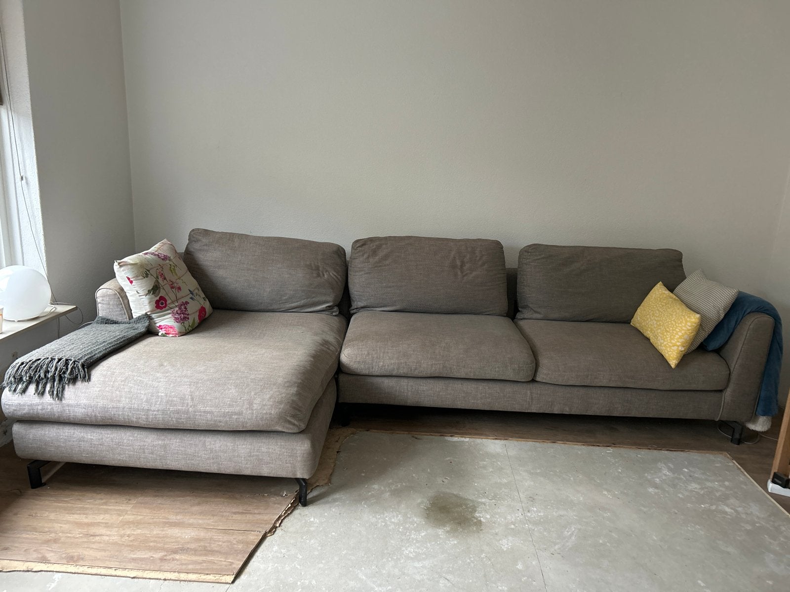 Comfortabele Hoekbank - Grijs Stof, Huis en Inrichting, Ophalen, Gebruikt, Hoekbank, 300 cm of meer