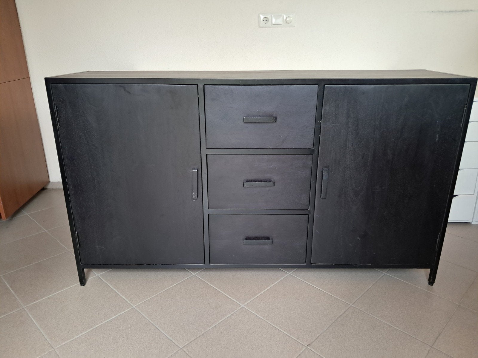 Goossens dressoir van hout en metaal, 3 lades, 2 kastjes, Gebruikt, 100 tot 150 cm, 25 tot 50 cm, Met deur(en)