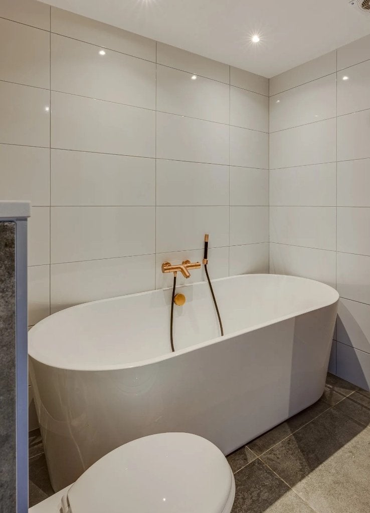 Vrijstaand bad 180x80 + koper kraan, Ophalen, Zo goed als nieuw, Koper, Bad