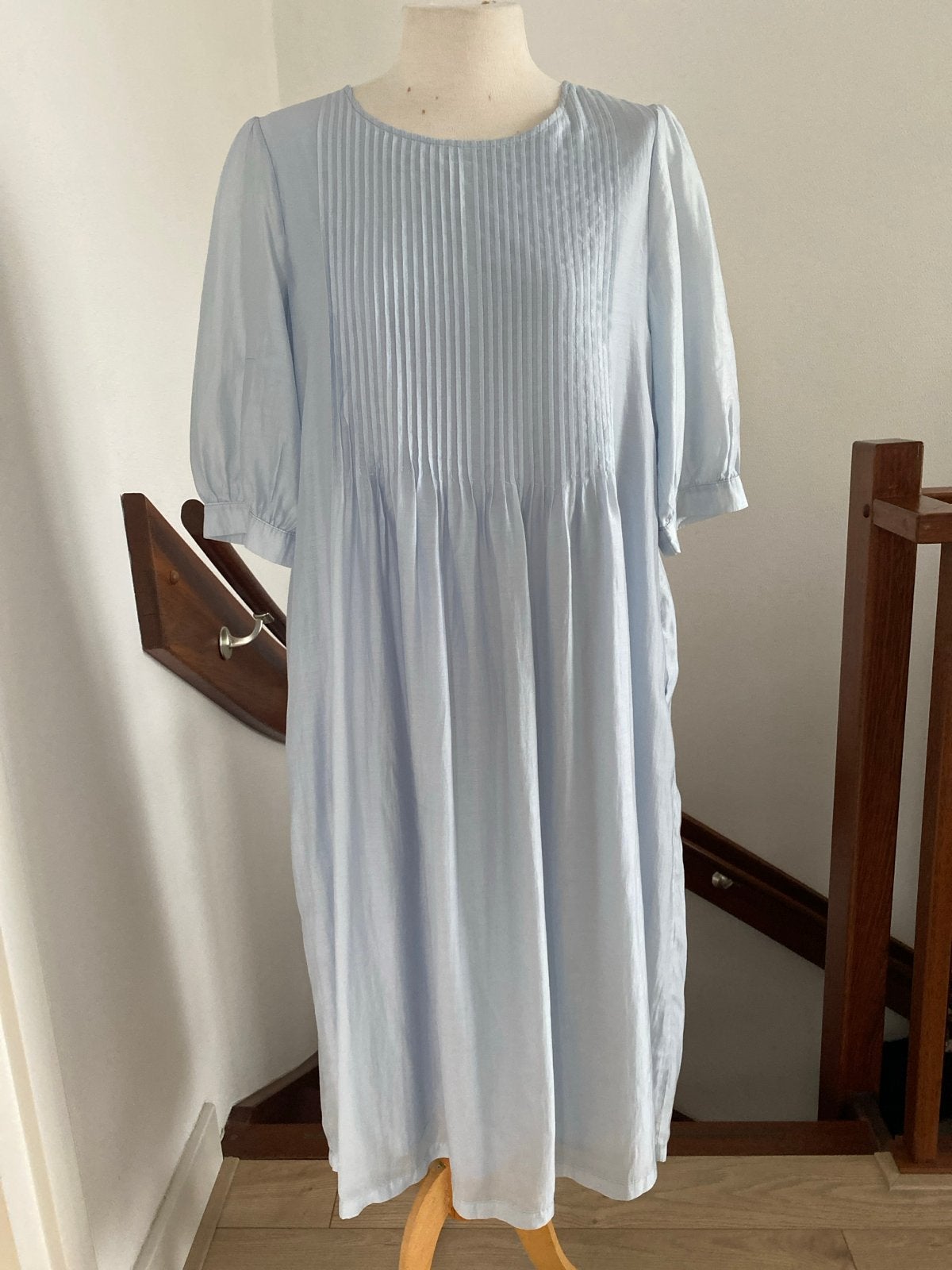 Prachtige sirpelvallende blauwe Grizas-stijl jurk, Blauw, Maat 42/44 (L), Ophalen of Verzenden, Zo goed als nieuw