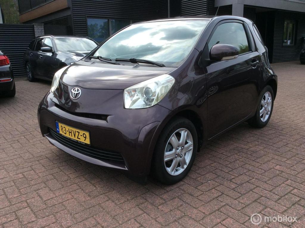 Toyota iQ 1.0 VVTi Comfort Airco word niet koud lm vlg Nap 4, Auto's, Toyota, Gebruikt, Overige kleuren, 4 stoelen, Leder en Stof