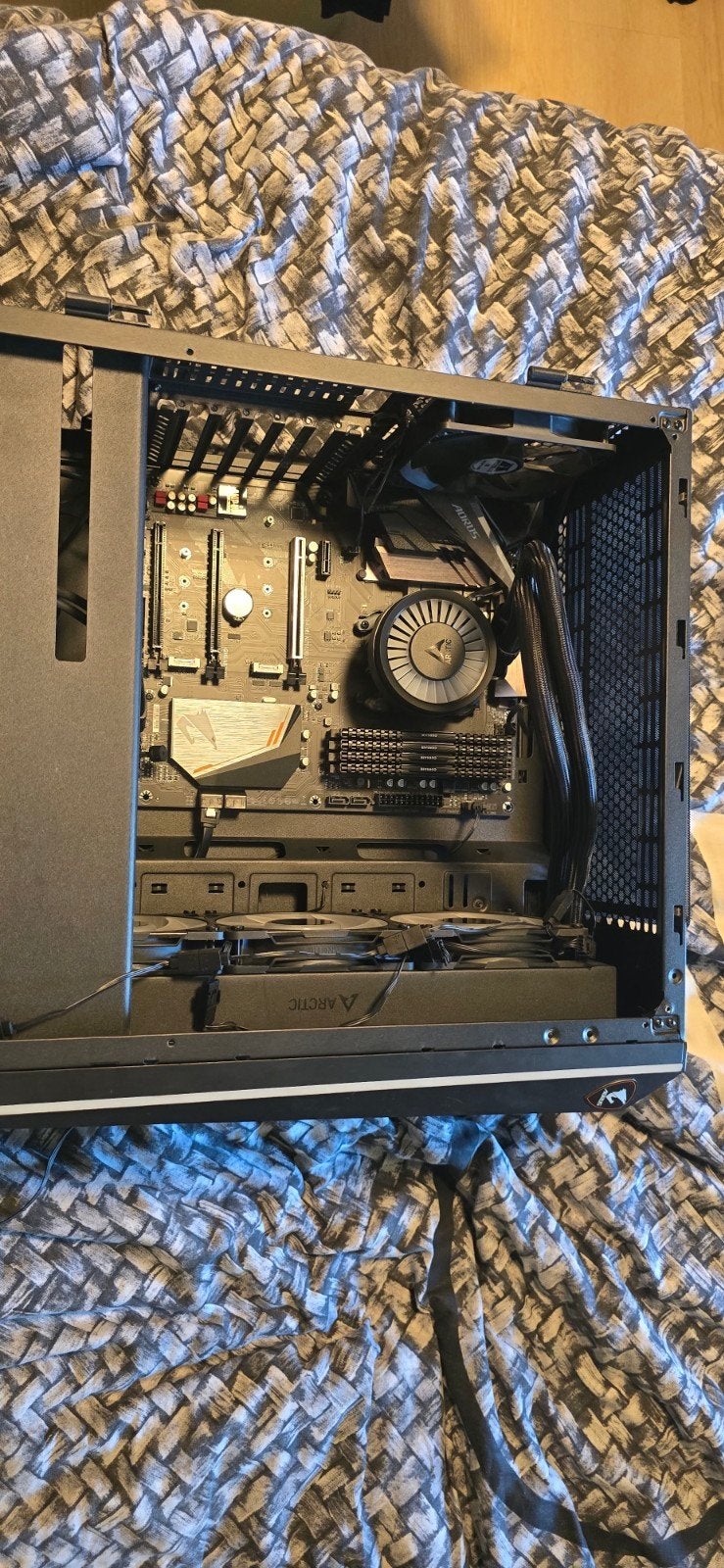 Foto 5 van Gaming PC met AMD Ryzen 7 2700X processor