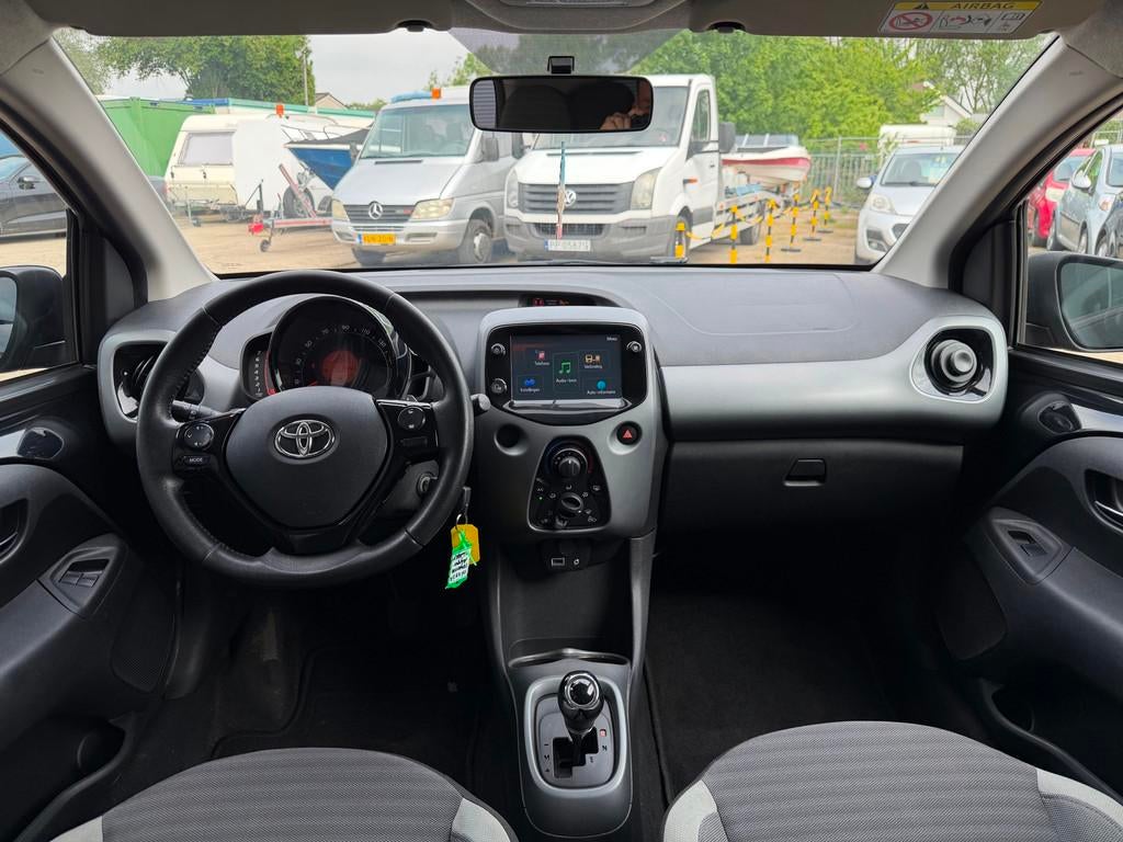 Toyota Aygo 1.0 VVT-i | Automaat | Achteruitrijcamera | CarP, Gebruikt, Euro 6, 4 stoelen, Zwart
