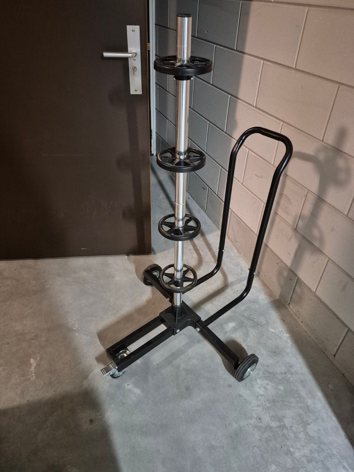 Velgenboom tot 18 inch met wielen en rem (incl. Hoes), Ophalen, Gebruikt