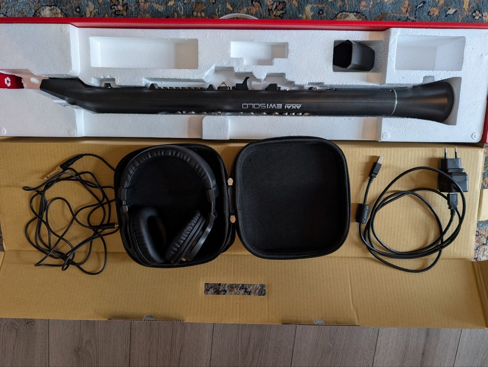 AKAI EWI solo with pro 4000 headphones, Ophalen of Verzenden, Zo goed als nieuw