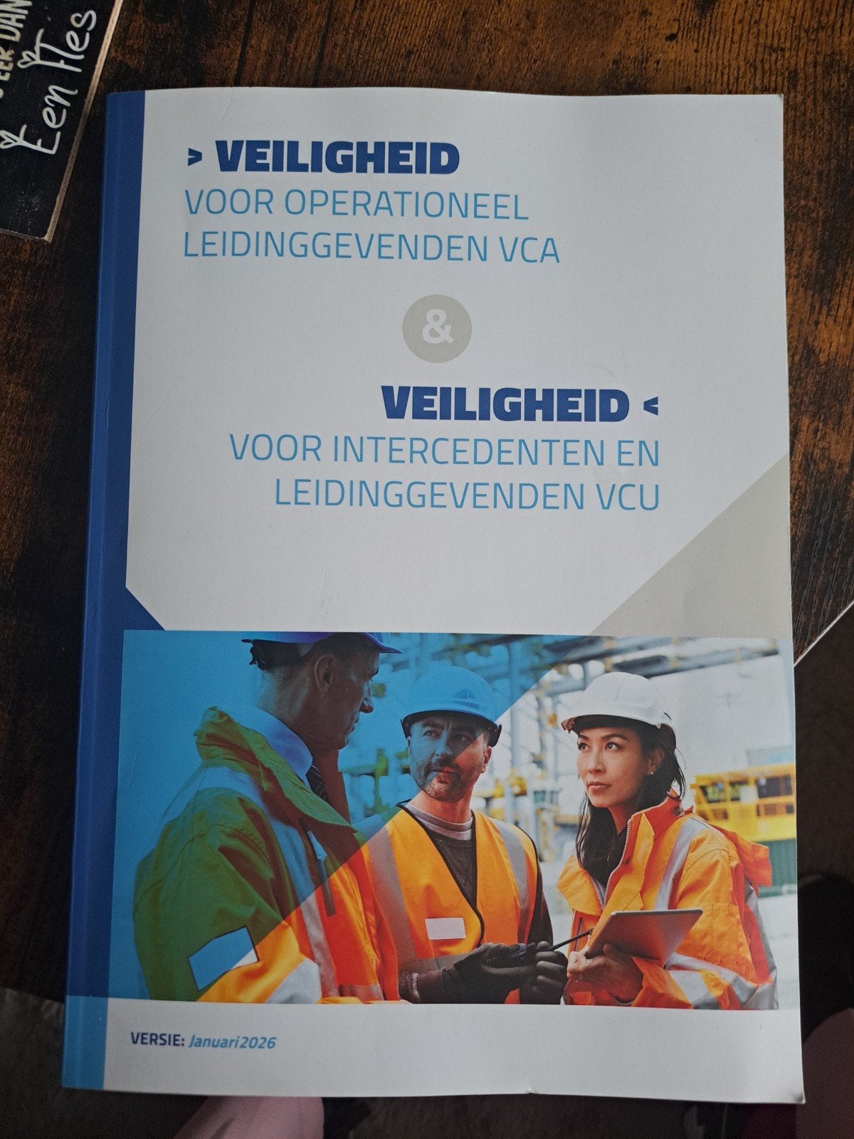 Cursusboek Veiligheid VCA & VCU (Versie Januari 2026), KIWA TRAINING & DEVELOPMENT, Ophalen of Verzenden, Zo goed als nieuw, Beta