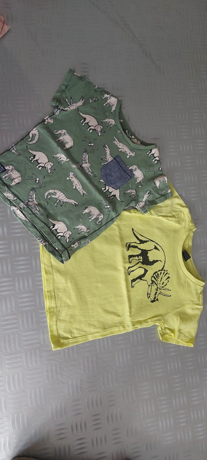 2 shirtjes mt 86 kids, Kids, Ophalen of Verzenden, Zo goed als nieuw, Jongetje