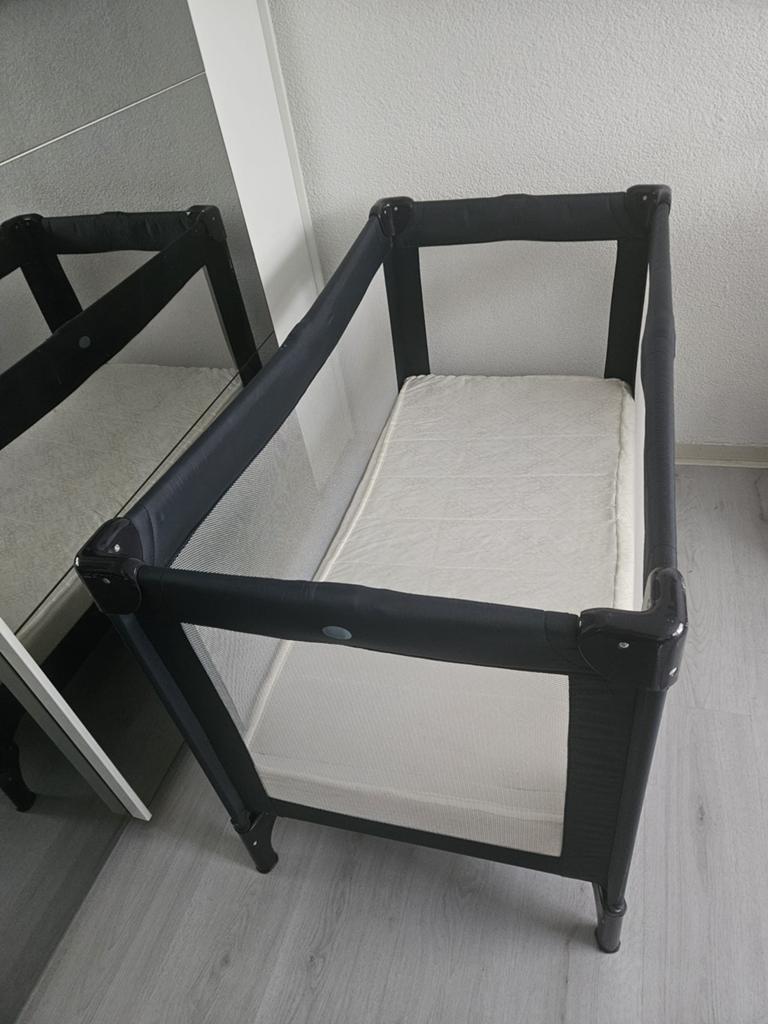Handig reisbedje voor baby's en peuters, Ophalen, Gebruikt, Reisbedje