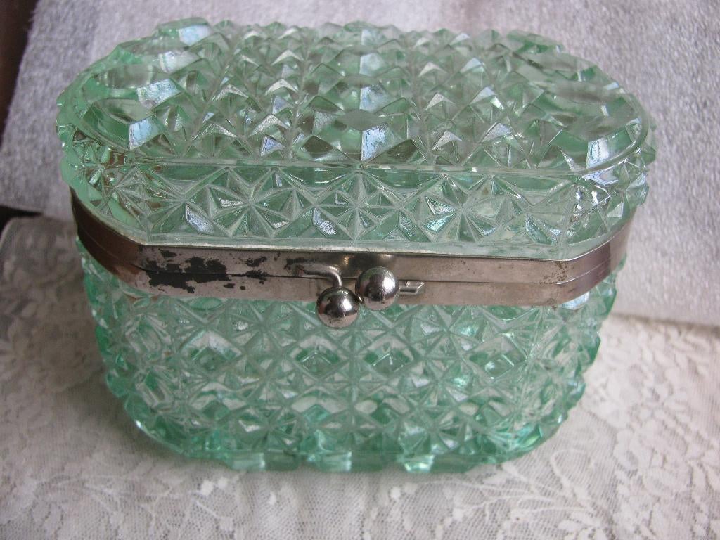 Brocante Kaptafel Sieradendoos van Groen Persglas, Antiek en Kunst, Verzenden