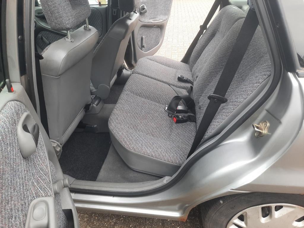 Opel Astra 1.4 I Tailgate E2 1994 Grijs, Auto's, Voorwielaandrijving, 460 kg, 31 €/maand, 4 cilinders