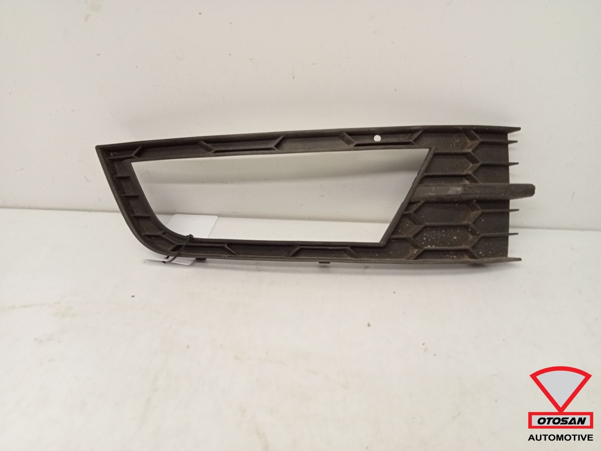 Skoda Octavia 3 13-17 Voorbumper Rooster Rechts 5E0807682
