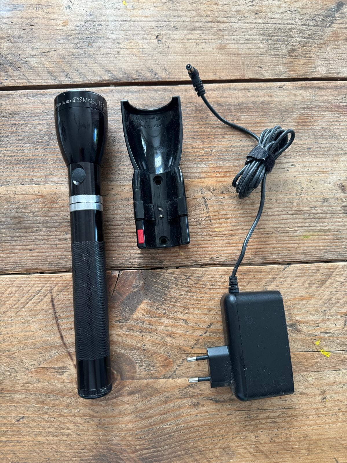 Maglite ML150LR LED zaklamp met oplader en accu, Ophalen of Verzenden, Accu