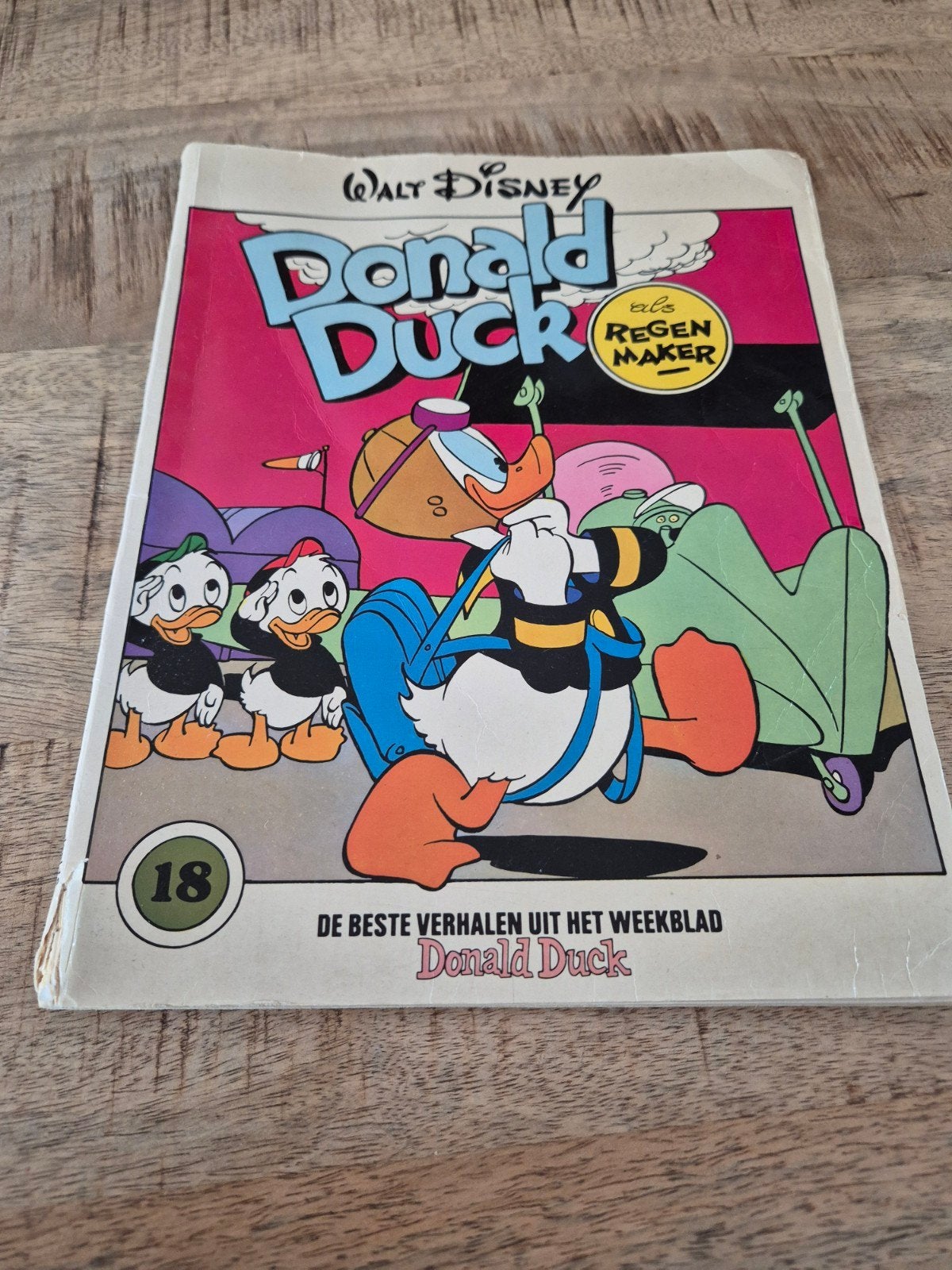 Donald Duck als Regenmaker - Deel 18, Boeken, Eén stripboek, Ophalen of Verzenden, Gelezen