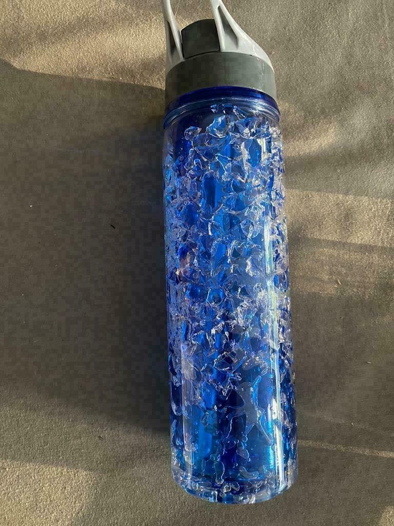 bidons drinkflessen 2 verschillende nieuw, Ophalen of Verzenden, Zo goed als nieuw