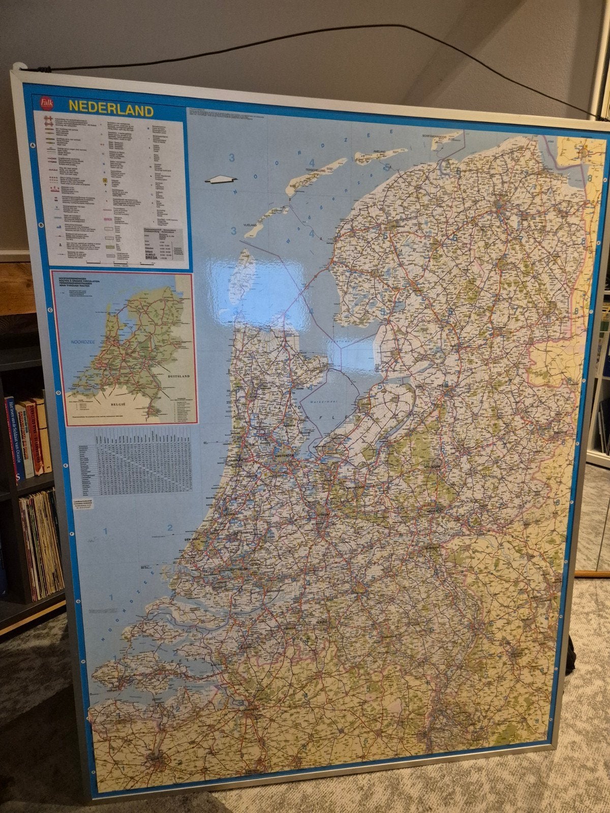 Grote gelamineerde landkaart Nederland in frame, Boeken, Ophalen, 1800 tot 2000, Nederland, Landkaart