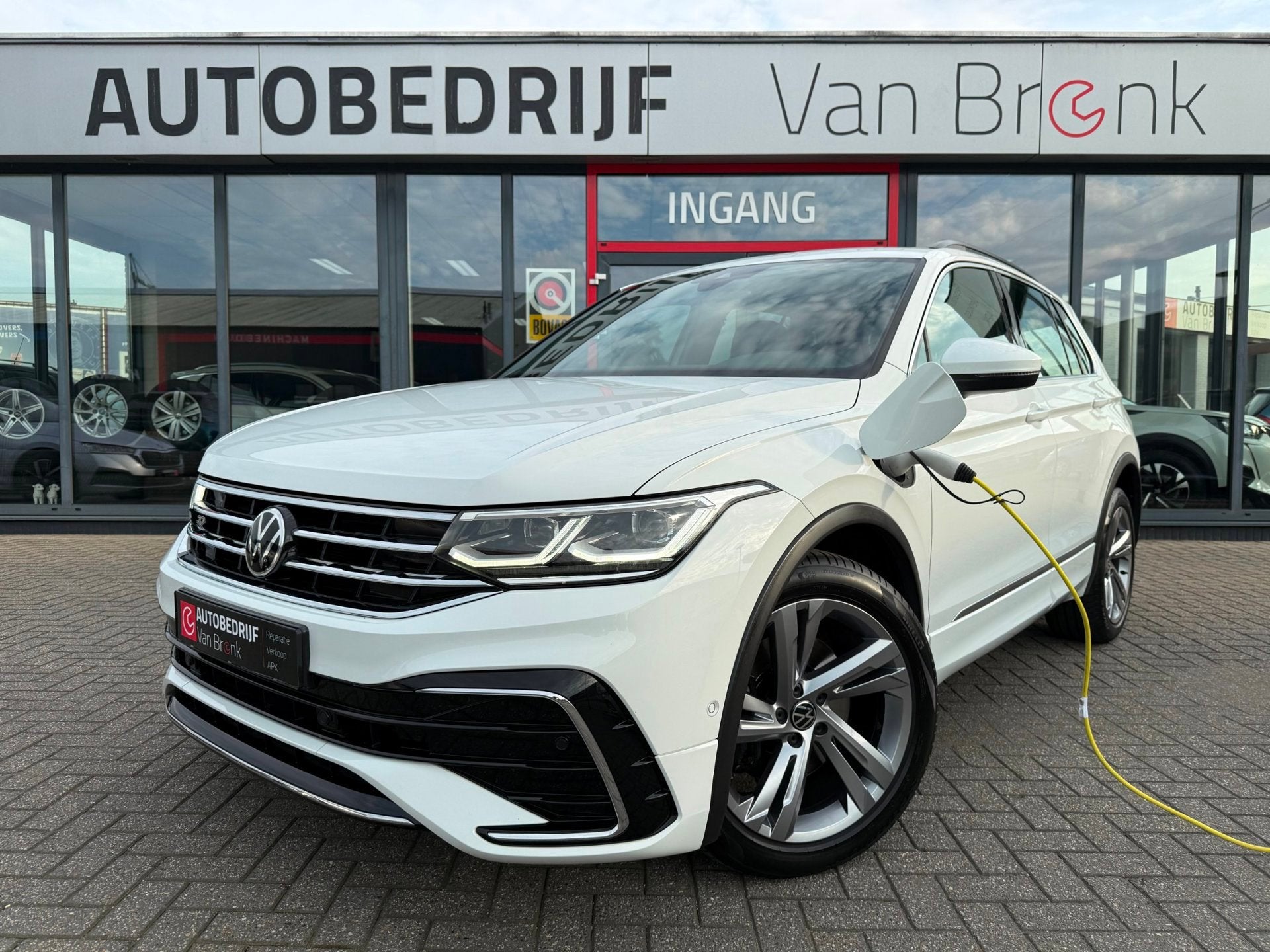 Volkswagen Tiguan 1.4 TSI eHybrid R-Line Business+ | SOH 97%, Auto's, Wit, Grijs, Hybride Elektrisch/Benzine, SUV of Terreinwagen