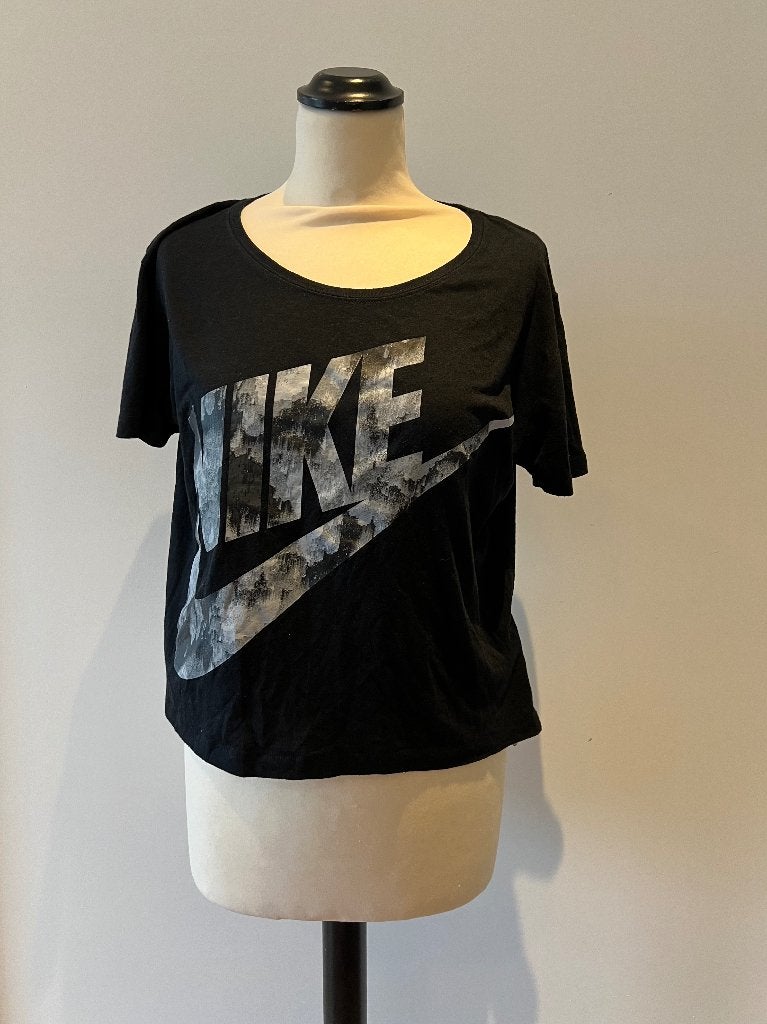 ZGAN zwart loose fit Nike sports top shirt S M 36 38 kort mo, Kleding | Dames, Zwart, Nike, Ophalen of Verzenden, Maat 36 (S)