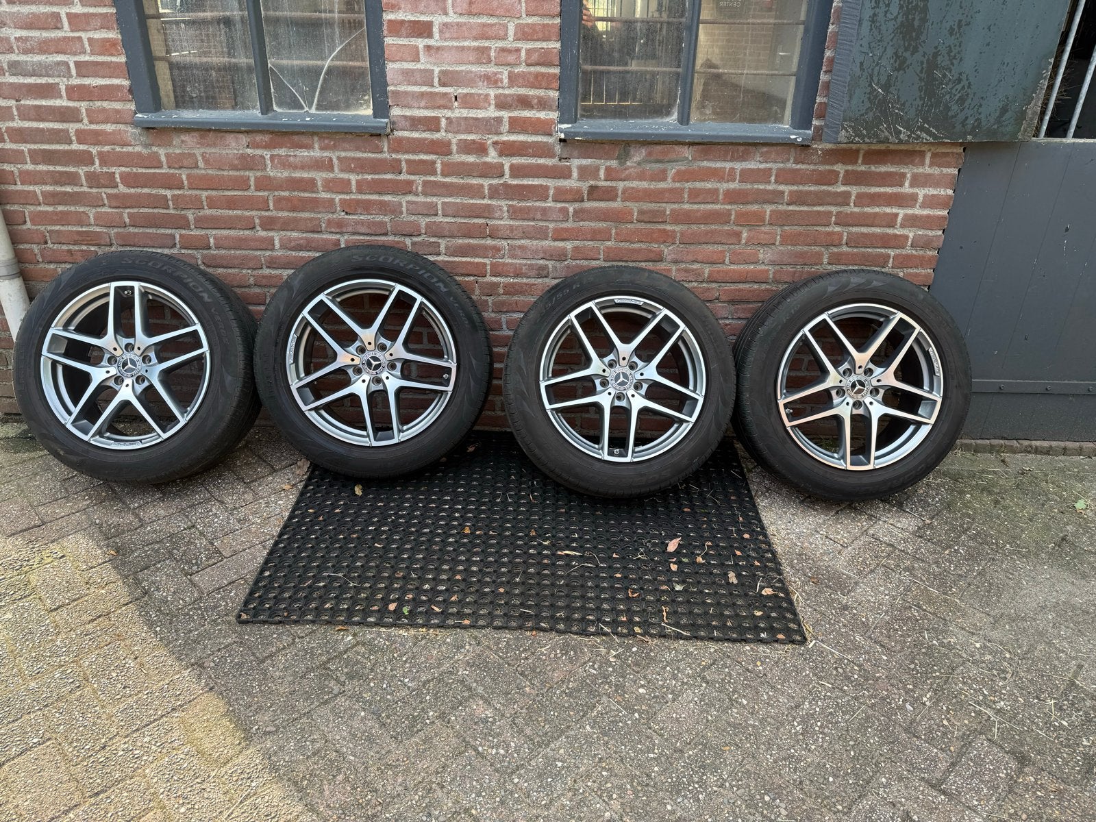 Mercedes-Benz GLC AMG velgen met Pirelli Scorpion banden, Banden en Velgen, Mercedes, All Season, Personenwagen