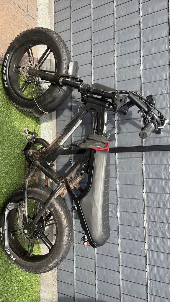 Kapotte fatbike, Ophalen of Verzenden, Zo goed als nieuw