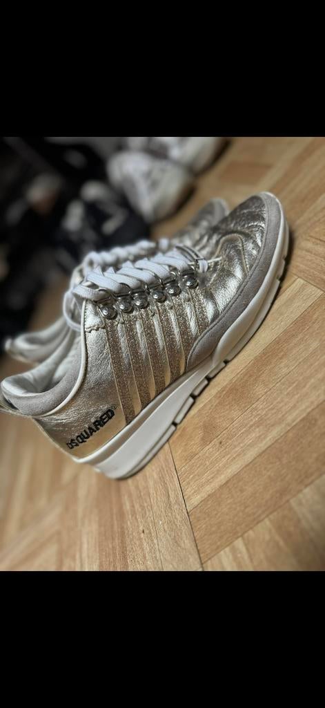 Dsquared2 gouden sneakers, Kleding | Dames, Schoenen, Overige kleuren, Ophalen of Verzenden, Sneakers of Gympen, Zo goed als nieuw