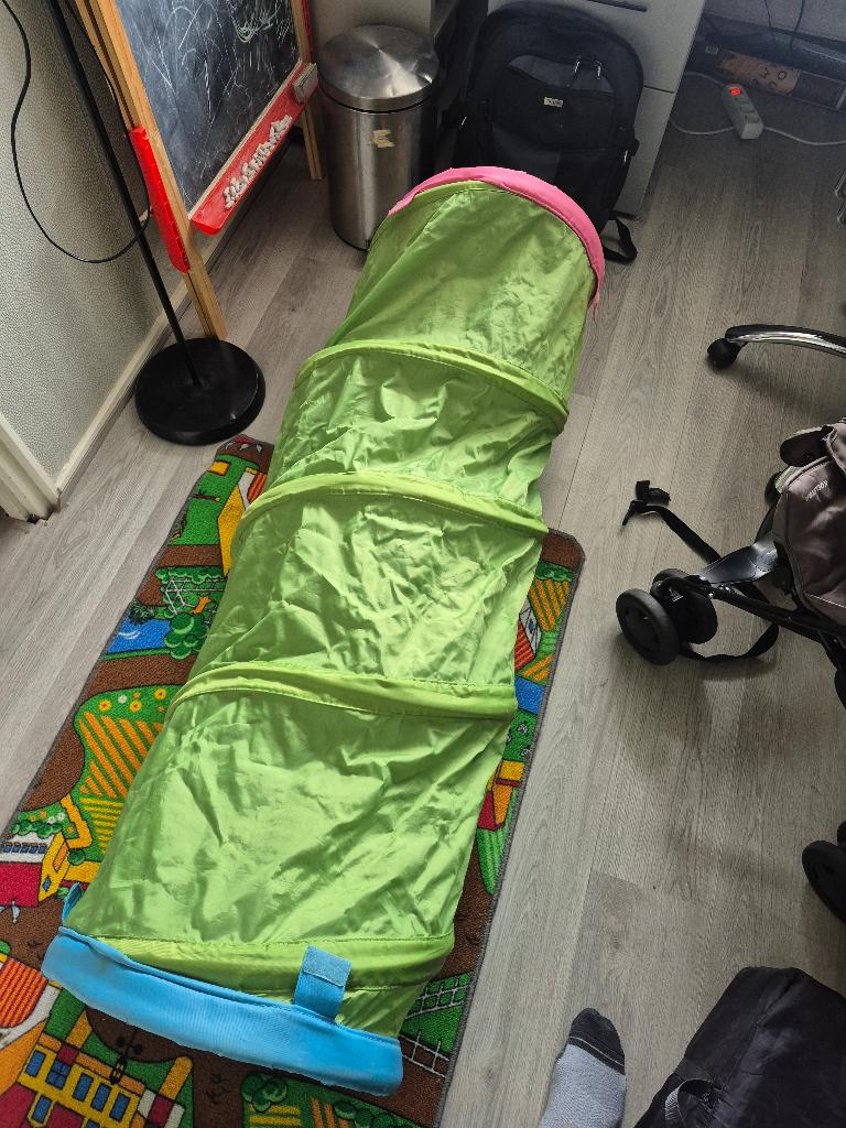 Plastic tunnel kinderen, Ophalen