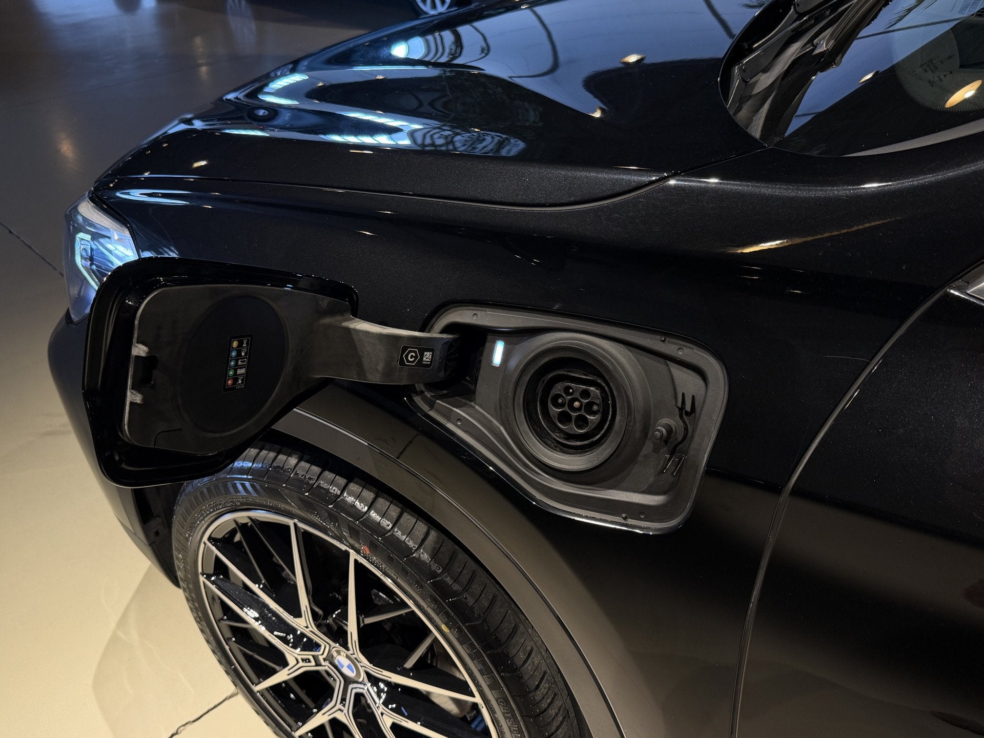 Foto 3 van BMW X1 xDrive25e High-Exe Navi|Leer|LED|Trekhaak 2021 Zwart