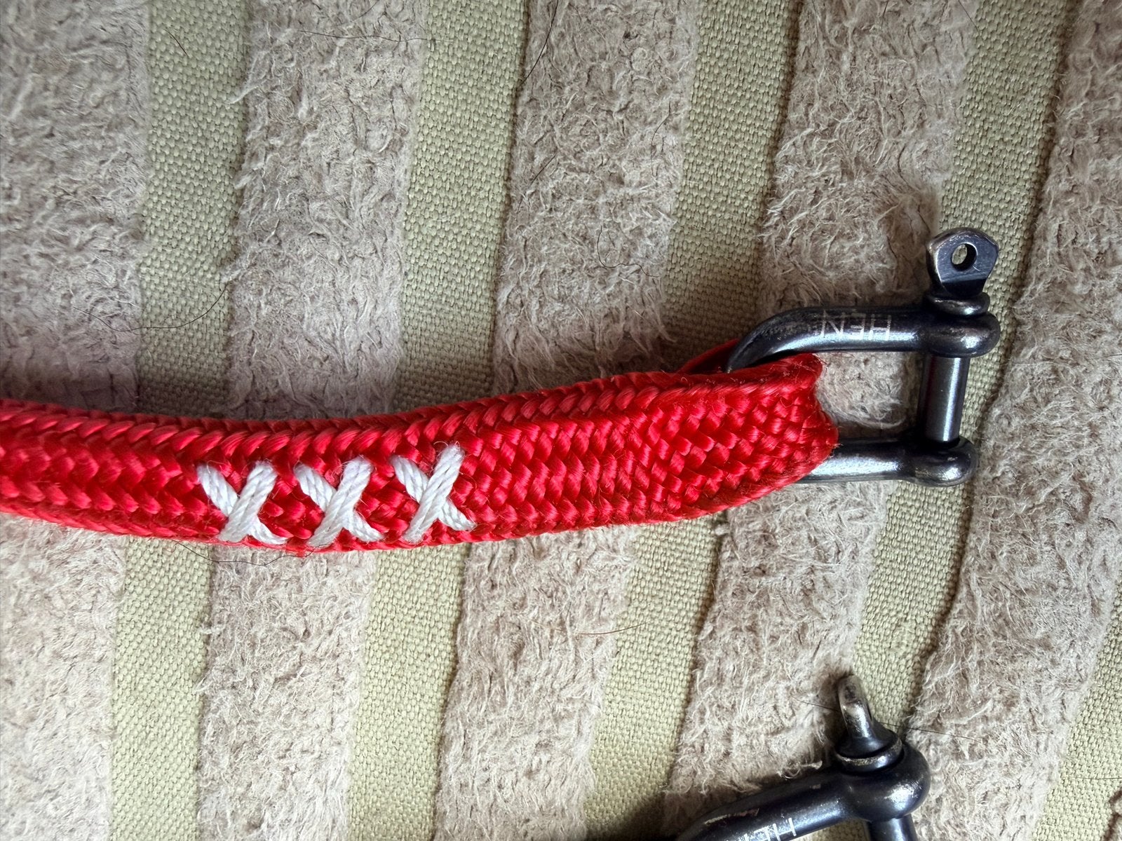 Pig and Hen Coat of arms (Amsterdam) armband L (20 cm), Ophalen of Verzenden, Zo goed als nieuw, Rood, Overige materialen