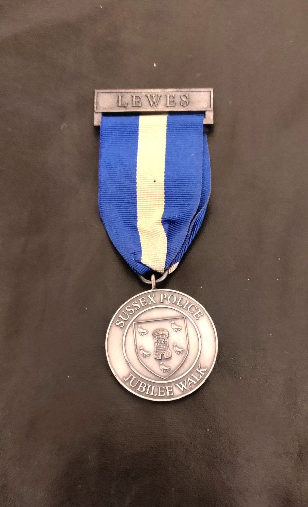 Zilveren medaille Police 150th Anniversary 1979   Politie, Postzegels en Munten, Ophalen of Verzenden, Overige materialen, Buitenland