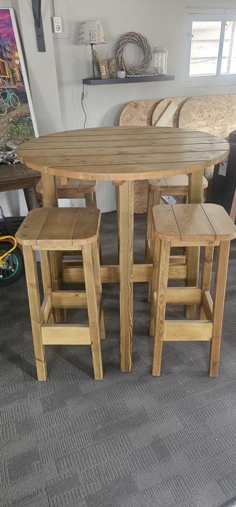 Houten bartafel met 4 krukken - robuust en gezellig, Huis en Inrichting, Barkrukken, Ophalen, Nieuw, 90 cm of meer, 4 krukken