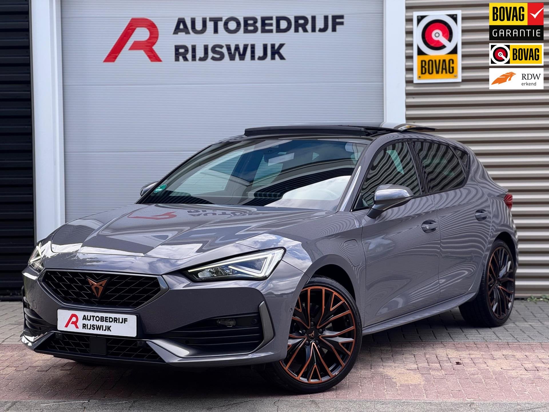 CUPRA Leon 1.4 e-Hybrid VZ Copper Edition Pano/Matrix/Camera, Auto's, Cupra, 77 km/l, Gebruikt, 4 cilinders, Leon
